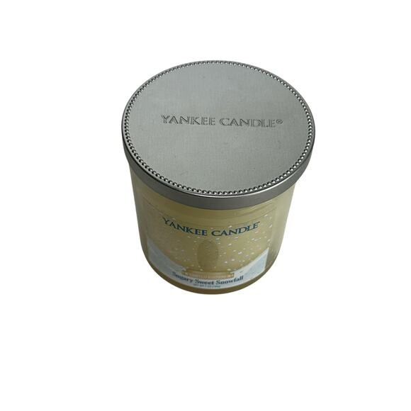YANKEE CANDLE Sugary Sweet Snowfall Jar Candle Retired 7 Oz - Picture 2 of 3